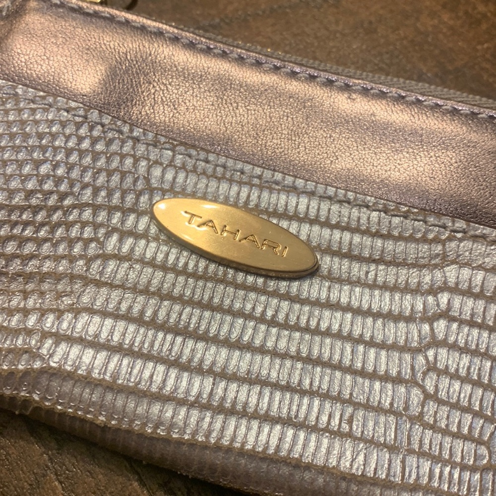 Tahari Wallet